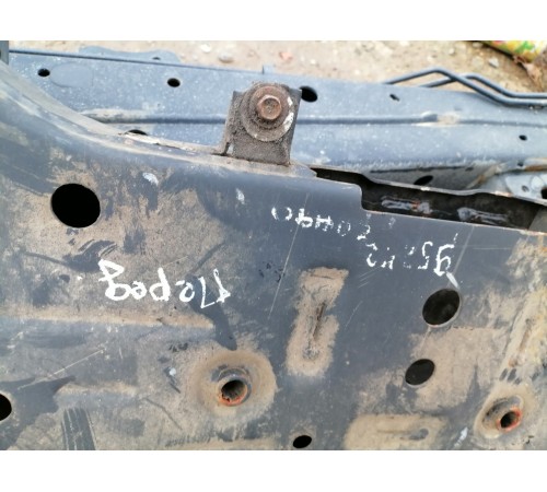 Балка подвески передняя (подрамник)