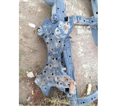 Балка подвески передняя (подрамник)