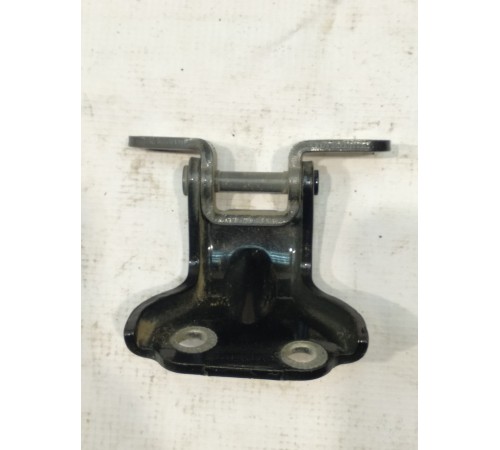 Петля задней двери верхняя