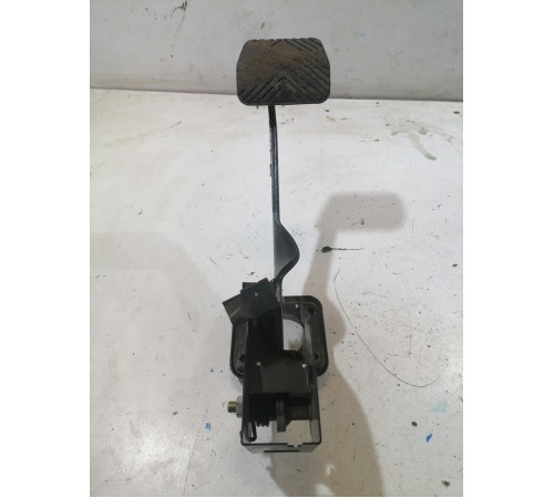 	Педаль тормоза