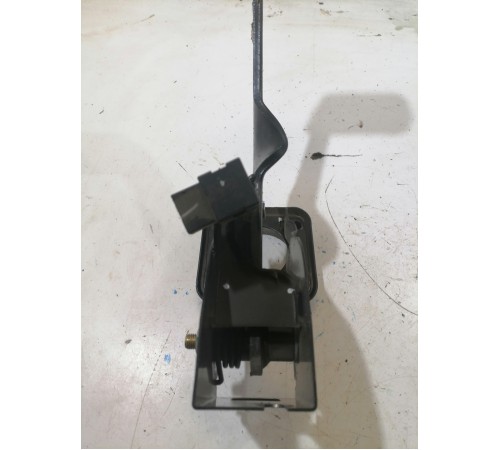 	Педаль тормоза