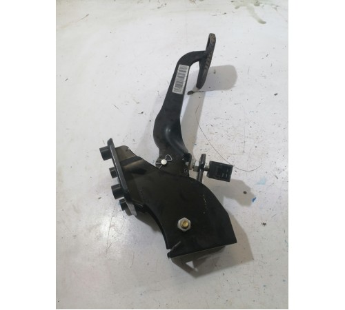 	Педаль тормоза