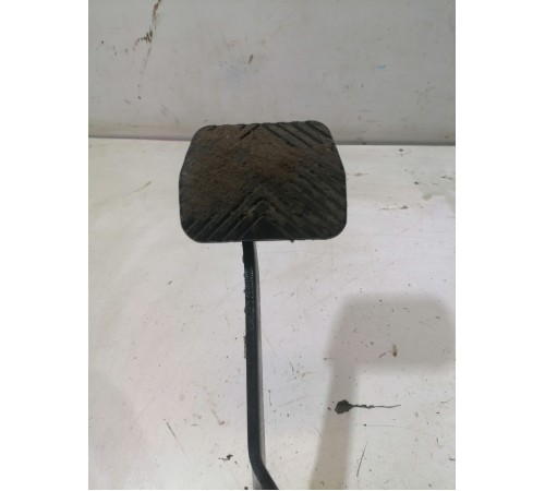 	Педаль тормоза