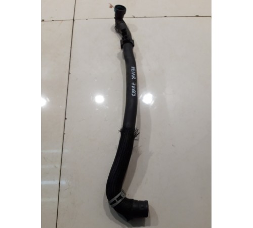 Патрубок системы охлаждения