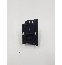 Кнопка включения стояночного тормоза