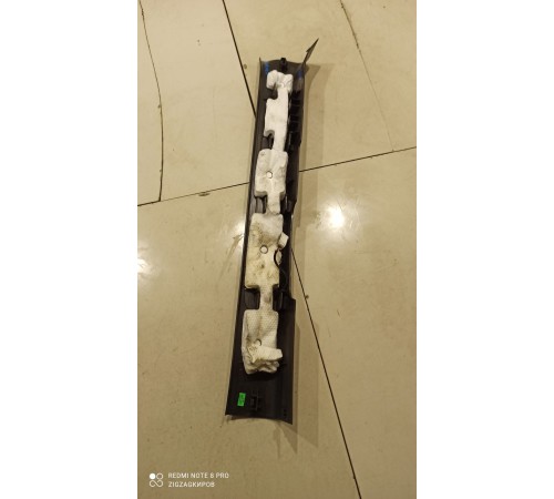 Накладка порога (передняя, правая, с подсветкой)