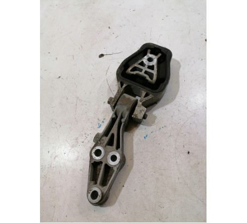 Опора двигателя задняя