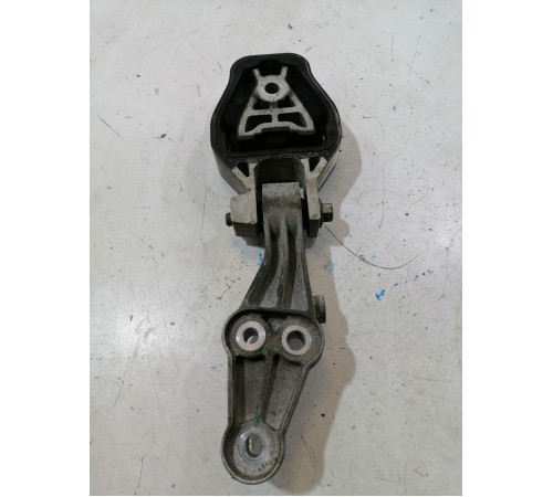 Опора двигателя задняя