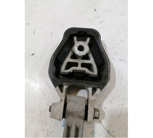 Опора двигателя задняя