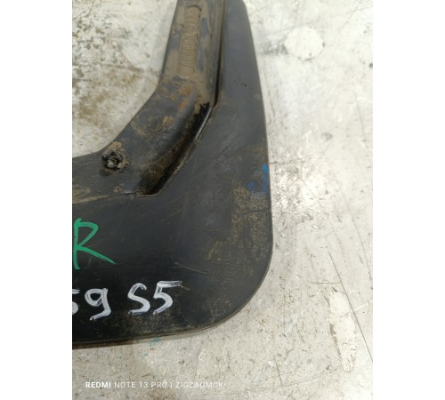 Брызговик задний правый