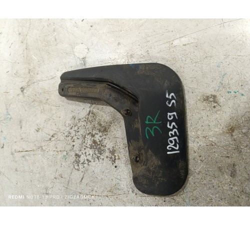 Брызговик задний правый