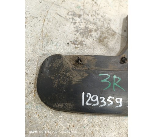 Брызговик задний правый