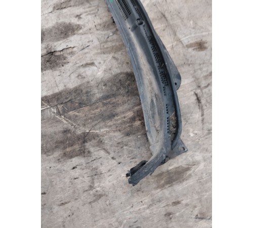 Жабо (решетка) под лобовое стекло