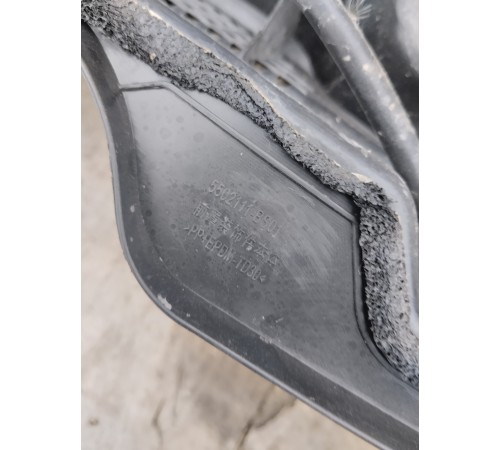 Жабо (решетка) под лобовое стекло