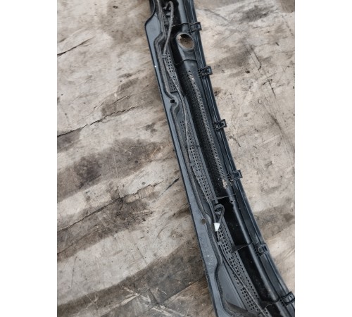 Жабо (решетка) под лобовое стекло