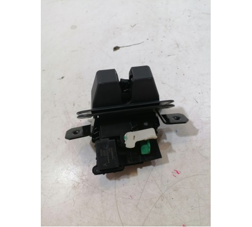 Замок крышки багажника