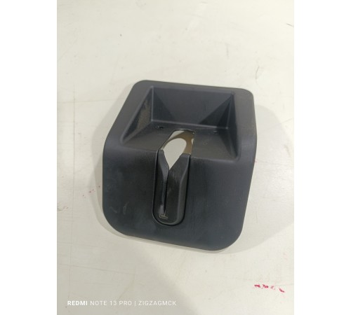 Накладка петли капота