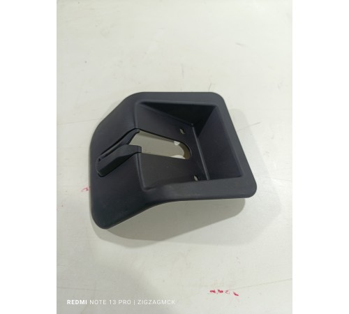 Накладка петли капота