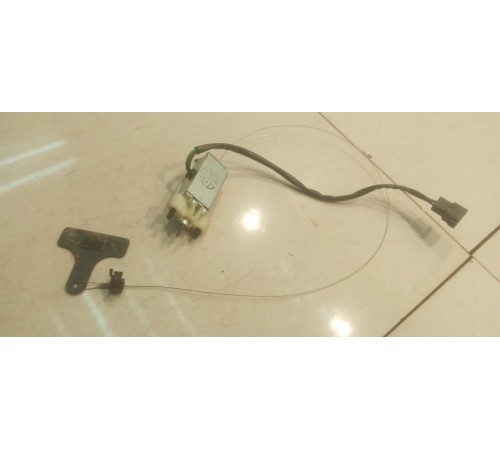 Активатор замка крышки бензобака