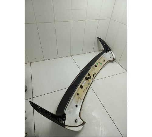 Спойлер крышки багажника