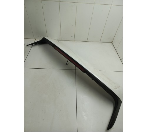 Спойлер крышки багажника