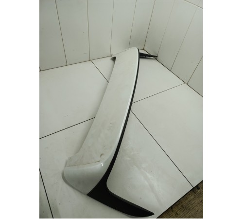 Спойлер крышки багажника