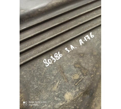 Защита антигравийная(задняя левая)