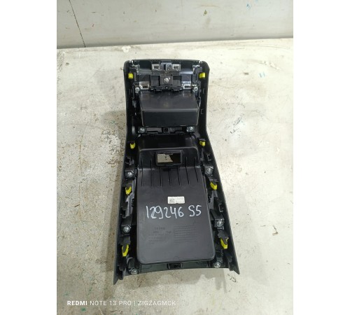 Накладка центральной консоли задняя