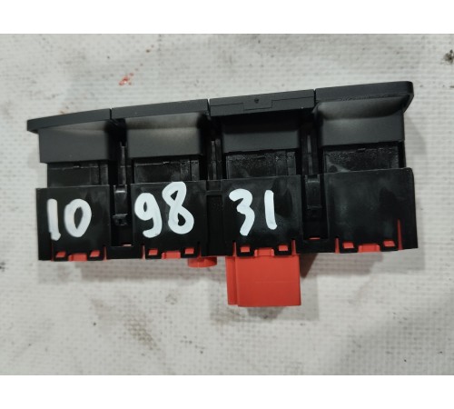 Кнопка подогрева руля