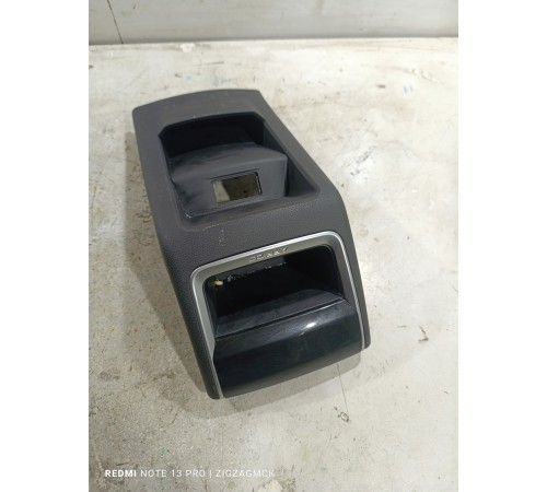 Накладка центральной консоли задняя