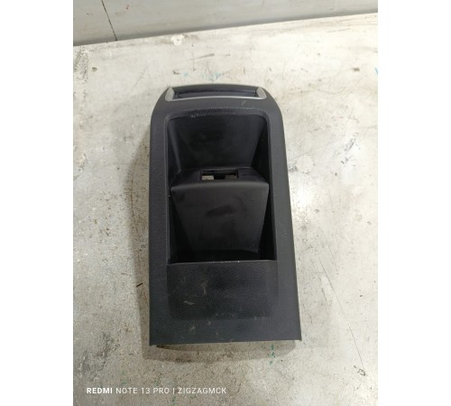 Накладка центральной консоли задняя