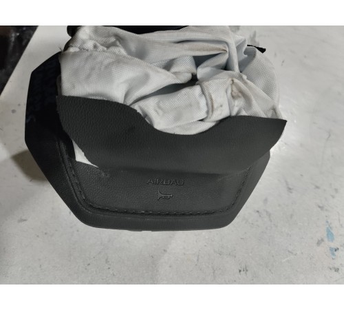 Подушка безопасности водителя