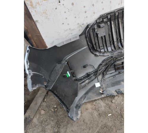 Передний бампер в сборе