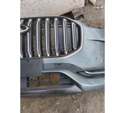 Передний бампер в сборе