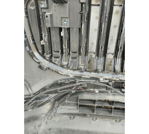 Передний бампер в сборе