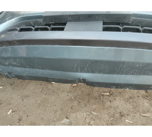 Передний бампер в сборе