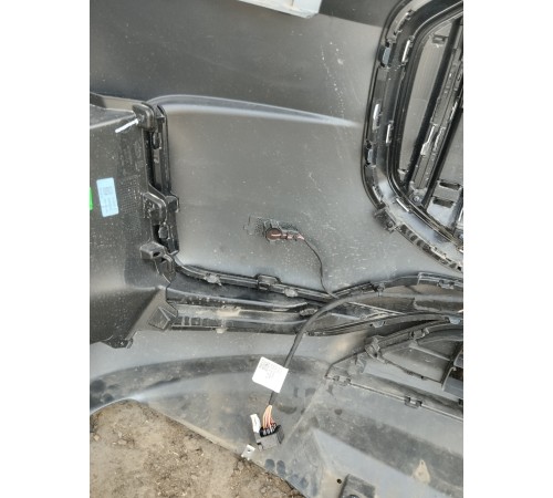 Передний бампер в сборе