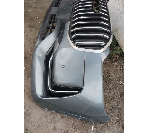 Передний бампер в сборе