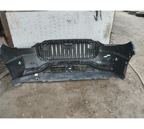 Передний бампер в сборе