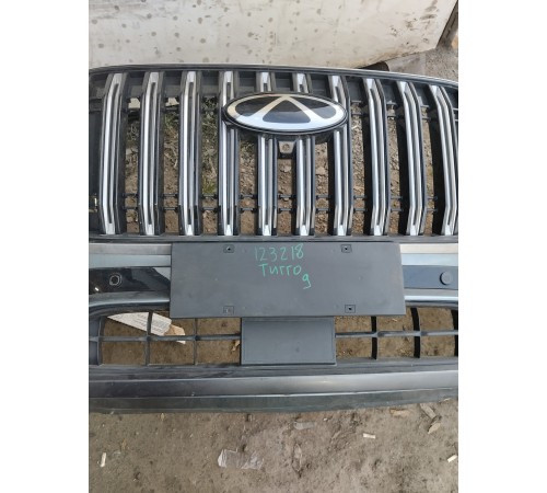 Передний бампер в сборе