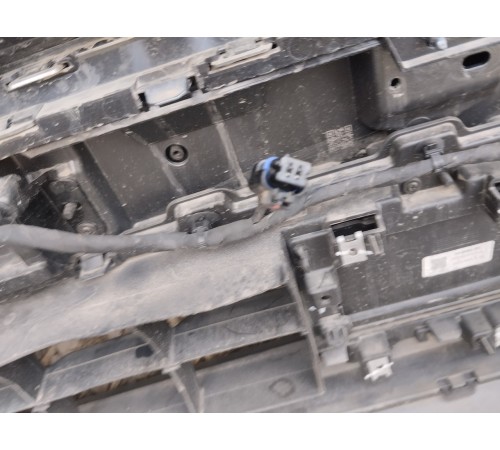 Передний бампер в сборе