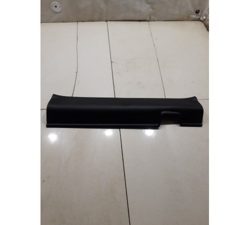 Накладка порога (передняя правая)