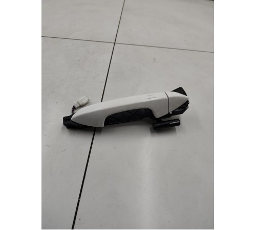 Ручка двери передняя правая наружная