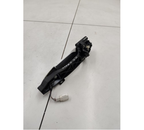 Ручка двери передняя правая наружная