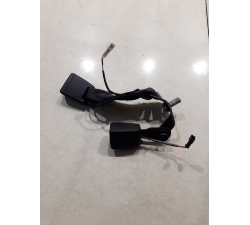 Ответная часть ремня безопасности задняя