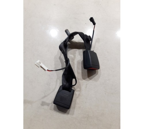 Ответная часть ремня безопасности задняя