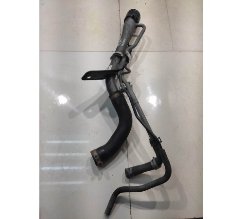 Горловина топливного бака