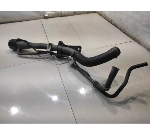 Горловина топливного бака