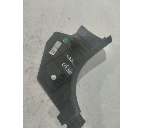 Обшивка передней стойки левая