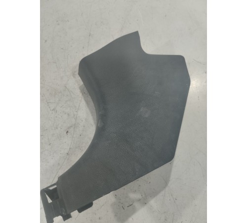 Обшивка передней стойки левая